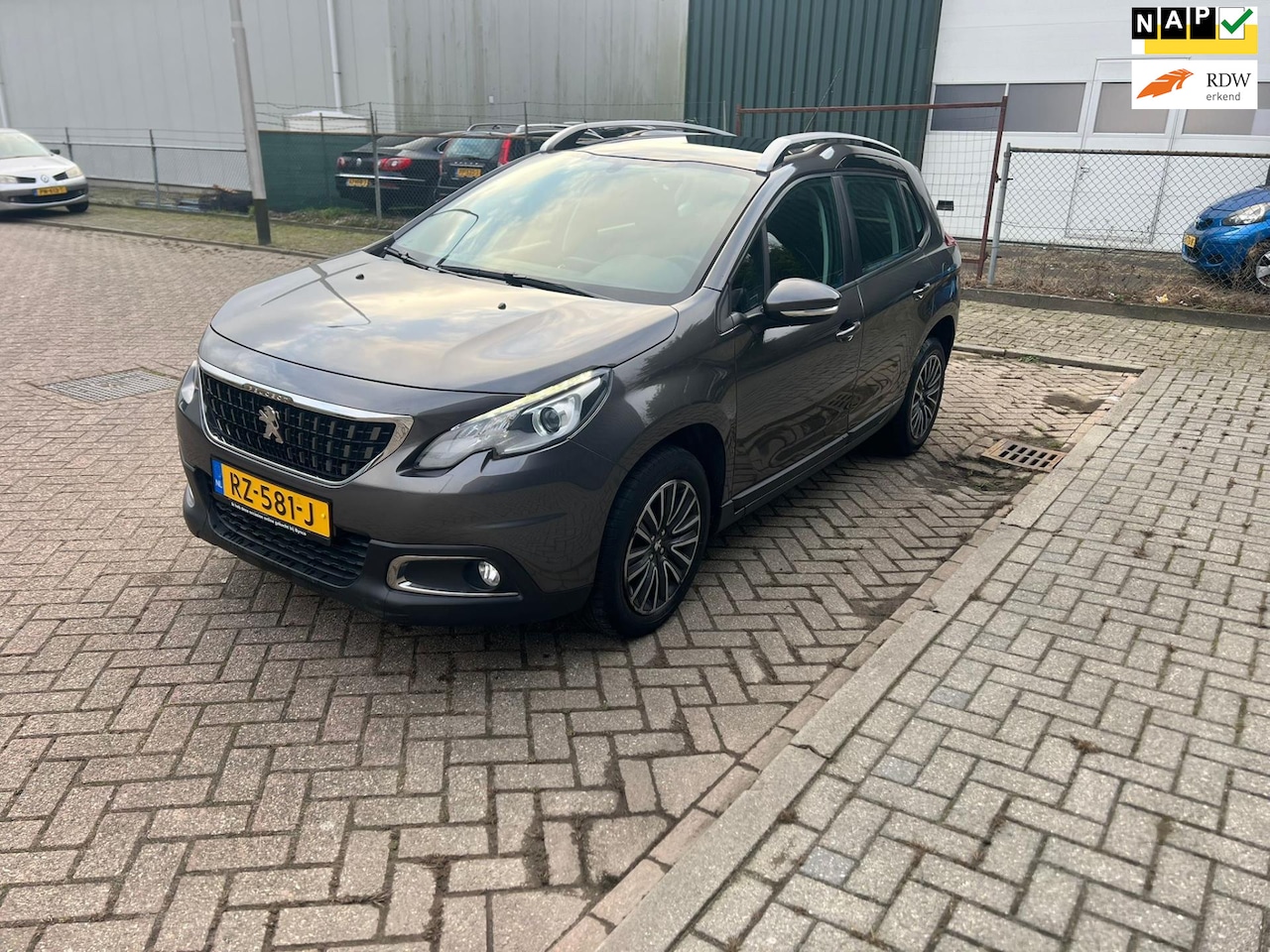 Peugeot 2008 - 1.2 PureTech Blue Lion Pano Airco Cruise Automaat Navi Nwe Disb Riem - AutoWereld.nl