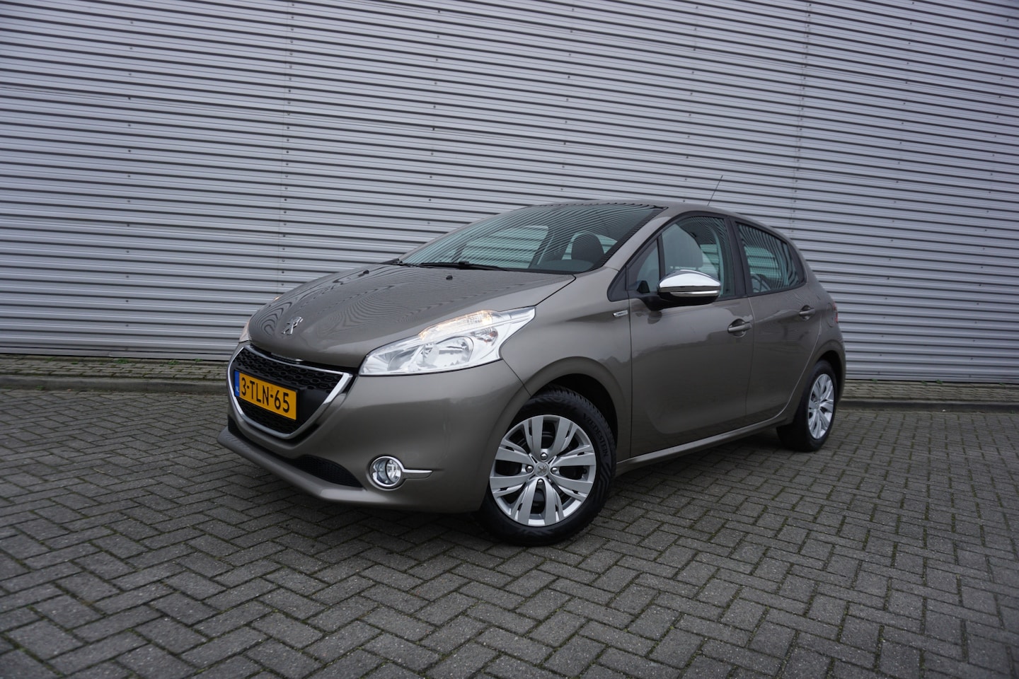 Peugeot 208 - 1.2 VTi Allure Airco / Cruise / Elektr. ramen / Parkeers. / NAP - AutoWereld.nl