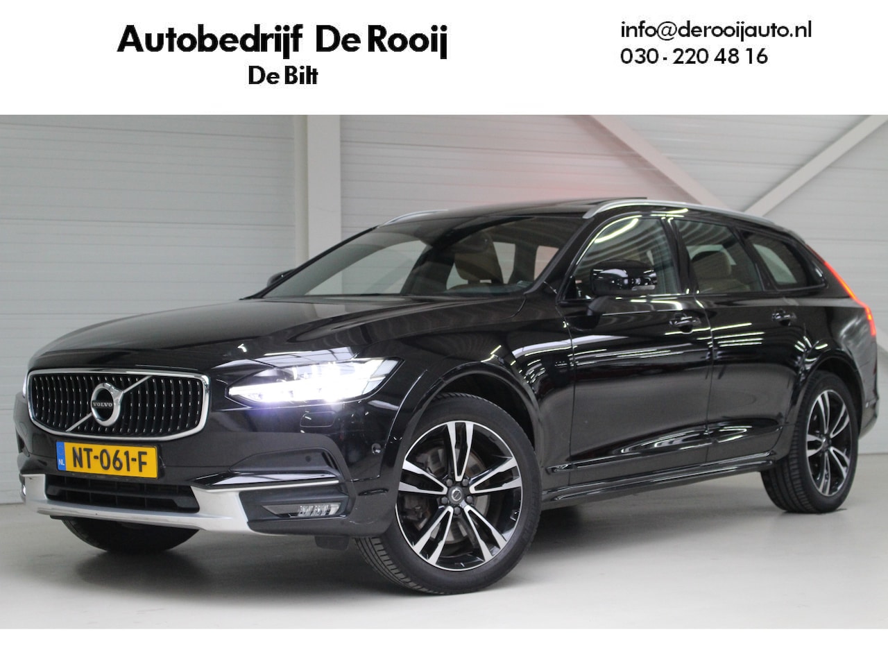 Volvo V90 Cross Country - 2.0 T5 Pro Navigatie | Panoramadak | Leder | Trekhaak | Dealeronderhouden - AutoWereld.nl