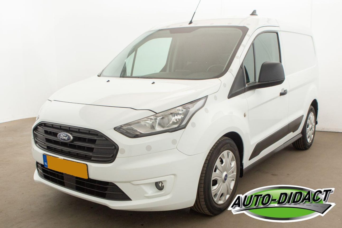 Ford Transit Connect - 1.5 EcoBlue Automaat Navi Camera Airco L1 Trend - AutoWereld.nl