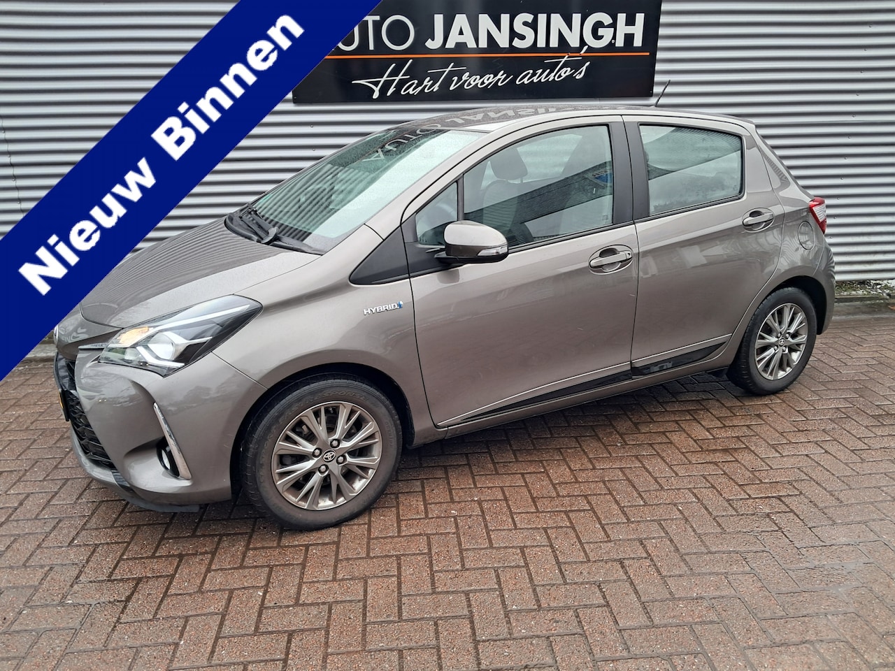 Toyota Yaris - 1.5 Hybrid Aspiration Automaat | Clima | Camera | Navigatie | LM Velgen | Set winterwielen - AutoWereld.nl