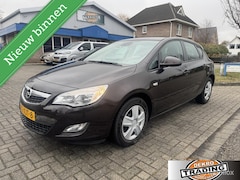 Opel Astra - 1.4 Turbo Edition airco cruise trekhaak