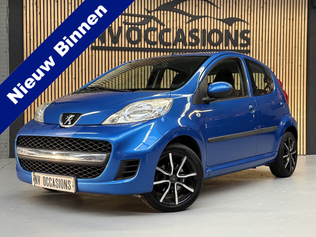 Peugeot 107 - 1.0-12V XS NIEUWE APK/AIRCO/ELEKR/15"SPORTVELG/NAP! - AutoWereld.nl
