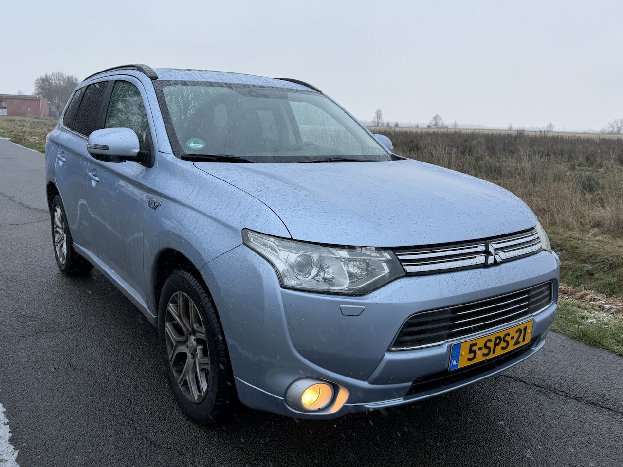 Mitsubishi Outlander - 2.0 PHEV instyle NAVI/CAMERA/SCHUIFDAK/APK 03-2027! - AutoWereld.nl