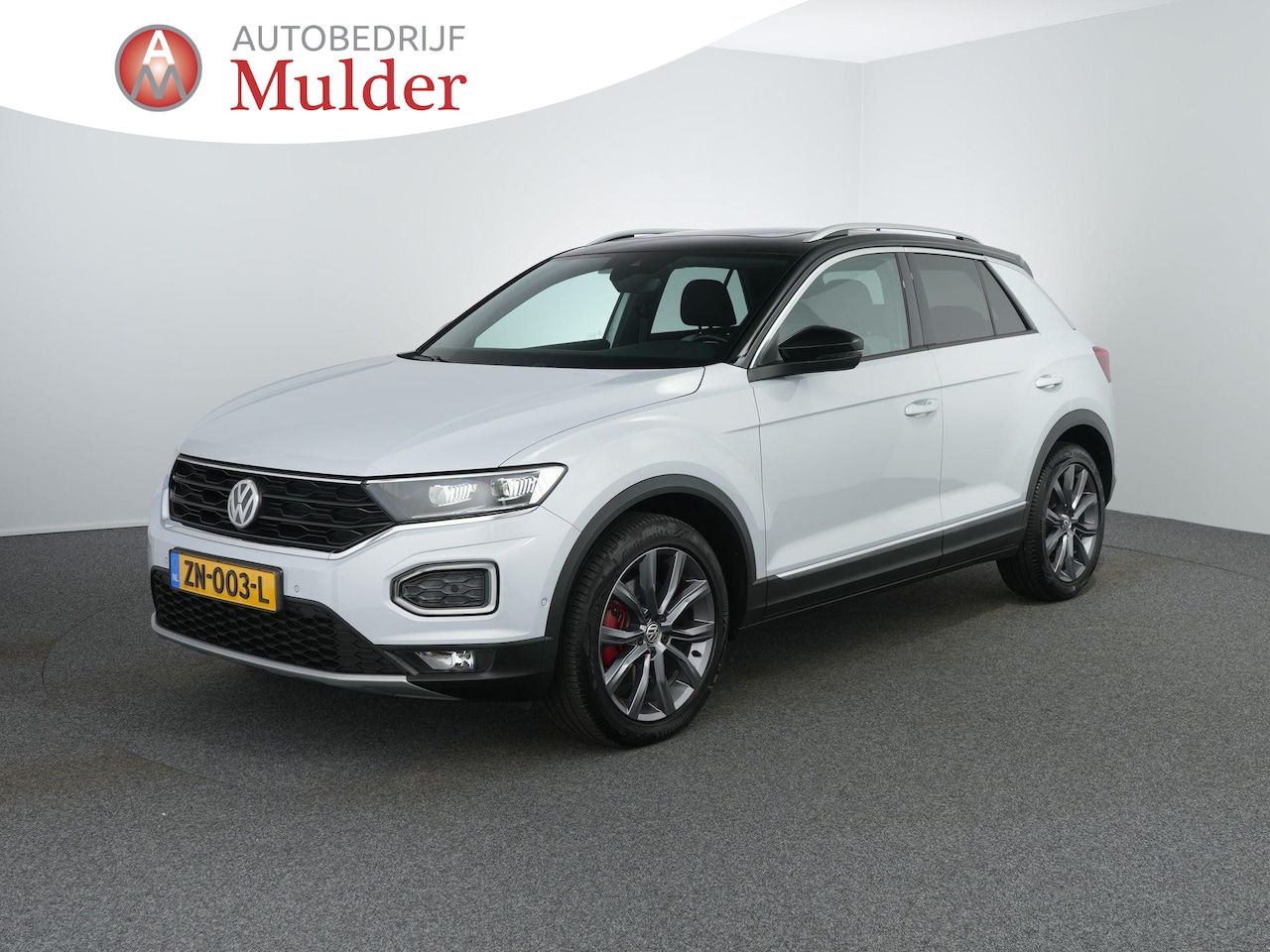 Volkswagen T-Roc - 1.5 TSI Sport | Pano | ACC | Carplay | Trekhaak - AutoWereld.nl
