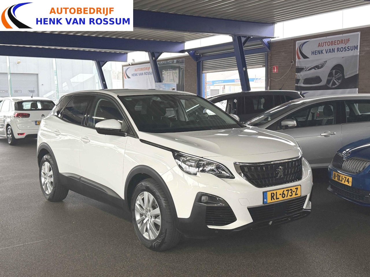 Peugeot 3008 - 1.2 PureTech Active Trekhaak | Navi | Carplay | Clima | NAP. - AutoWereld.nl