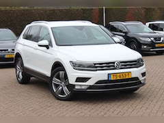 Volkswagen Tiguan - 1.4 TSI ACT Highline / Camera / Virtual Cockpit / Dynaudio / CarPlay / 19'' / Dodehoek / D