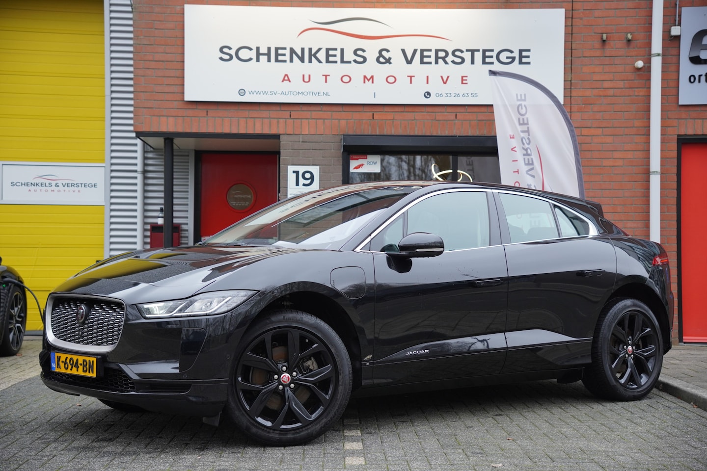 Jaguar I-PACE - EV320 S Business Pack 90 kWh / BTW / Dealer Service / Meridian / Camera / Stoelverwarming - AutoWereld.nl