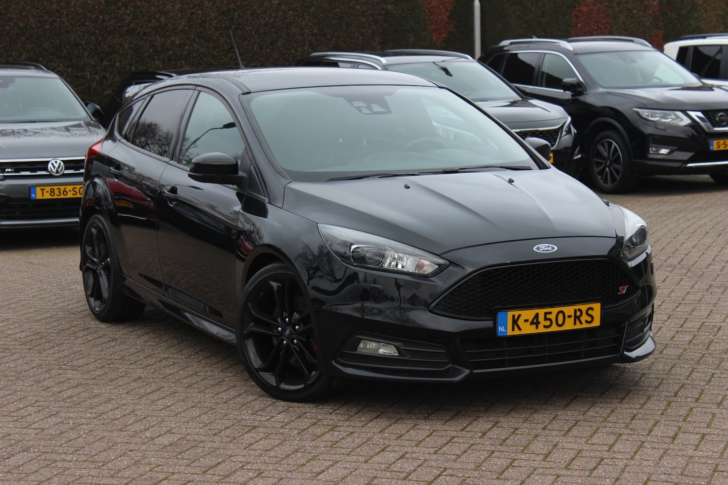 Ford Focus - 2.0 ST-3 / Navigatie / Parkeerhulp achter / Recaro / 18'' / DAB / Stuur+Stoelverwarming / - AutoWereld.nl