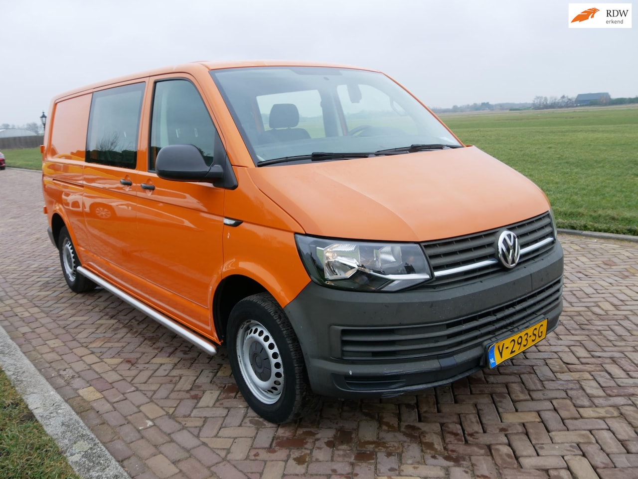 Volkswagen Transporter - 2.0 TDI L2H1 Dubb Cab Comfortline 75kW AC ** 10999 EX BTW ** - AutoWereld.nl