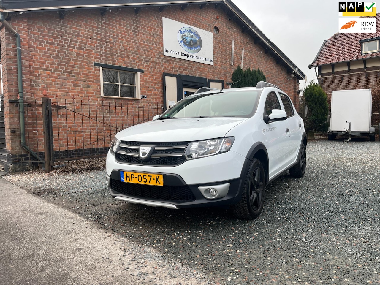 Dacia Sandero Stepway - 0.9 TCe Lauréate ( Navigatie + Airco + Trekhaak ) - AutoWereld.nl