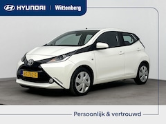Toyota Aygo - 1.0 VVT-i x-play | Camera | Bluetooth | Airco | Bestuurderstoel in hoogste verstelbaar | E