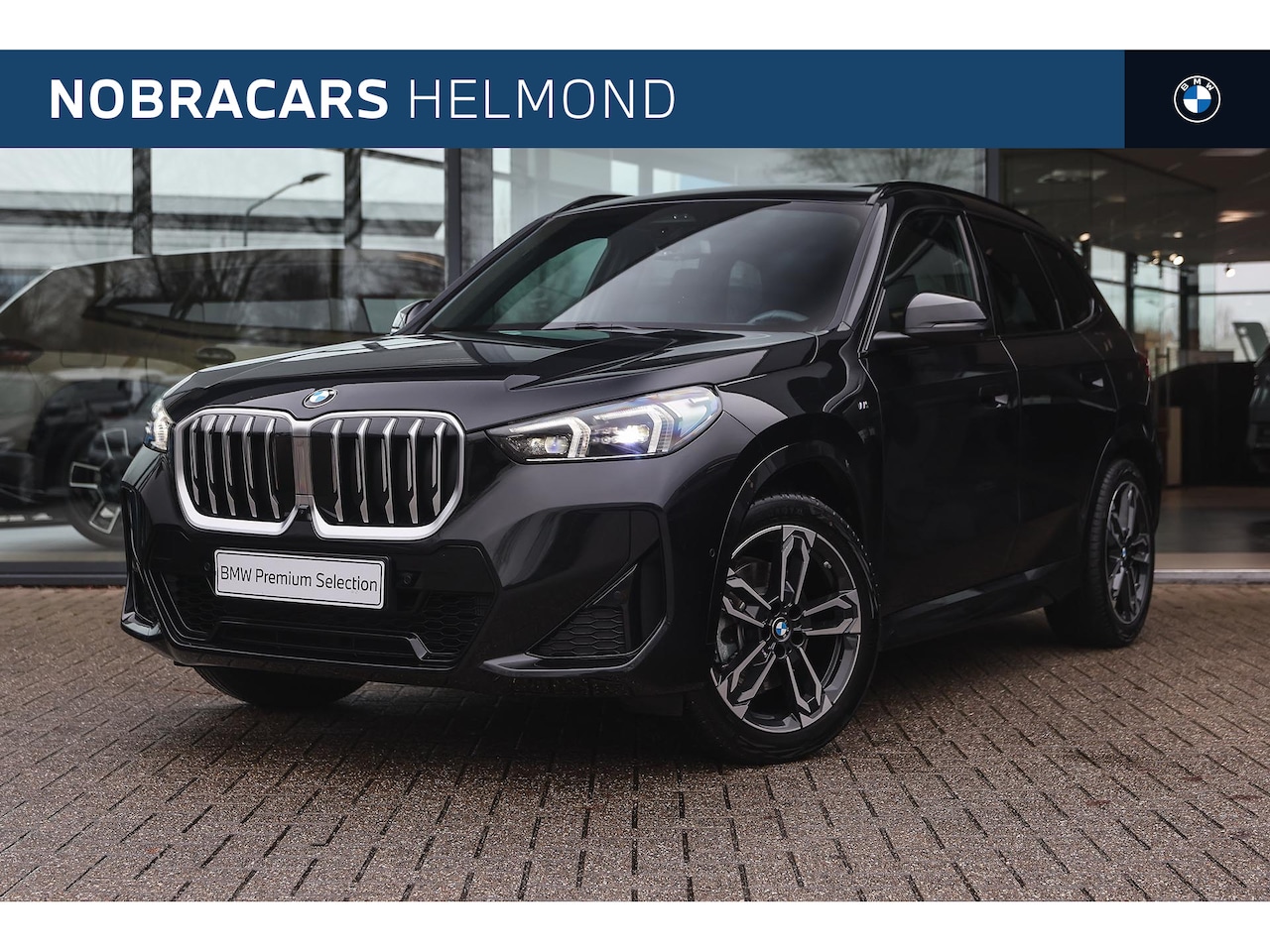 BMW X1 - sDrive20i High Executive M Sport Automaat / Panoramadak / Trekhaak / Sportstoelen / M Adap - AutoWereld.nl