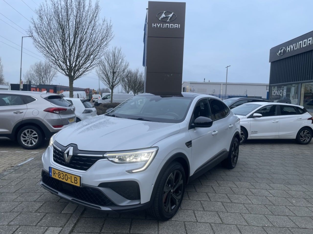 Renault Arkana - 1.6 E-T H 145 RSLine Trekhaak/ Pano Dak*RIJKLAARPRIJS* - AutoWereld.nl