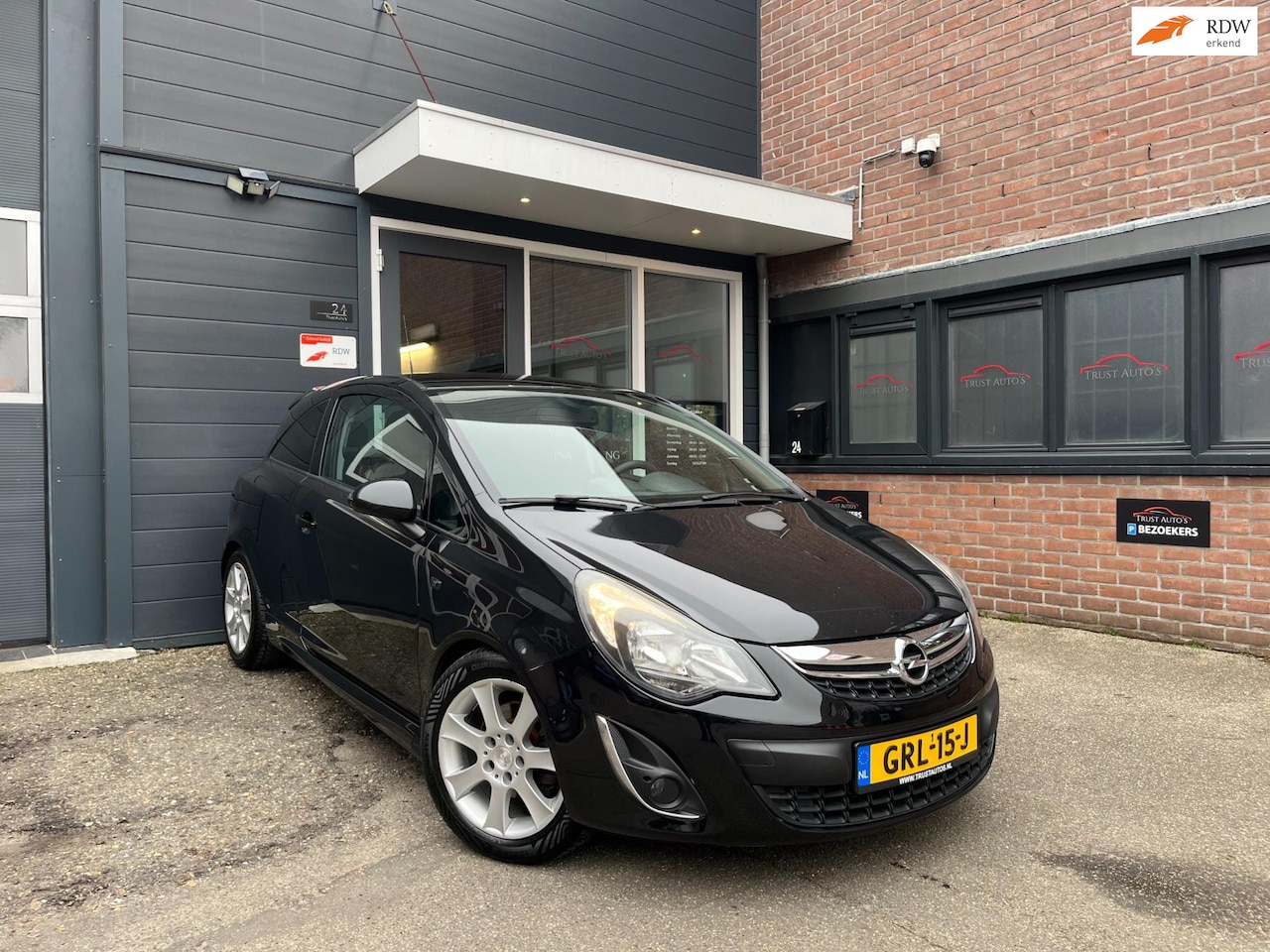Opel Corsa - 1.4 Turbo Cosmo OPC-Line|120PK|Pdc|Cruise|Stoelvwarming - AutoWereld.nl