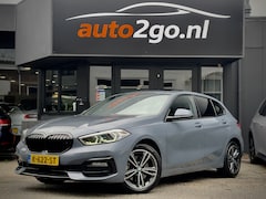 BMW 1-serie - 118i AUT7 M-SPORT HIGH EXECUTIVE PANODAK LEDER NAVI CAMERA DIGI-DASH APPLE-CARPLAY LED LMV