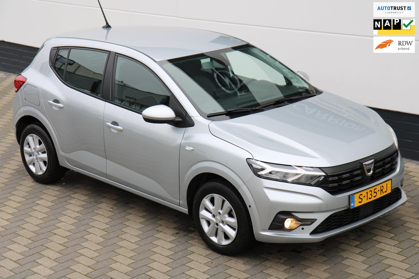 Dacia Sandero - 1.0 TCe 90PK Carplay Camera Dealer Ond. NAP !! - AutoWereld.nl