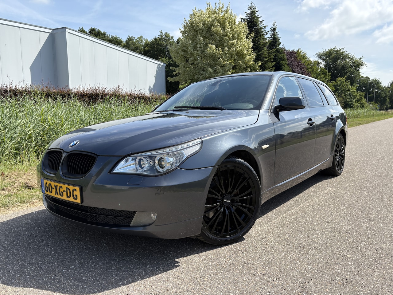 BMW 5-serie Touring - 523i Executive / AUTOMAAT / LEER / CRUISE / NAVI / STOELVERWARMING - AutoWereld.nl