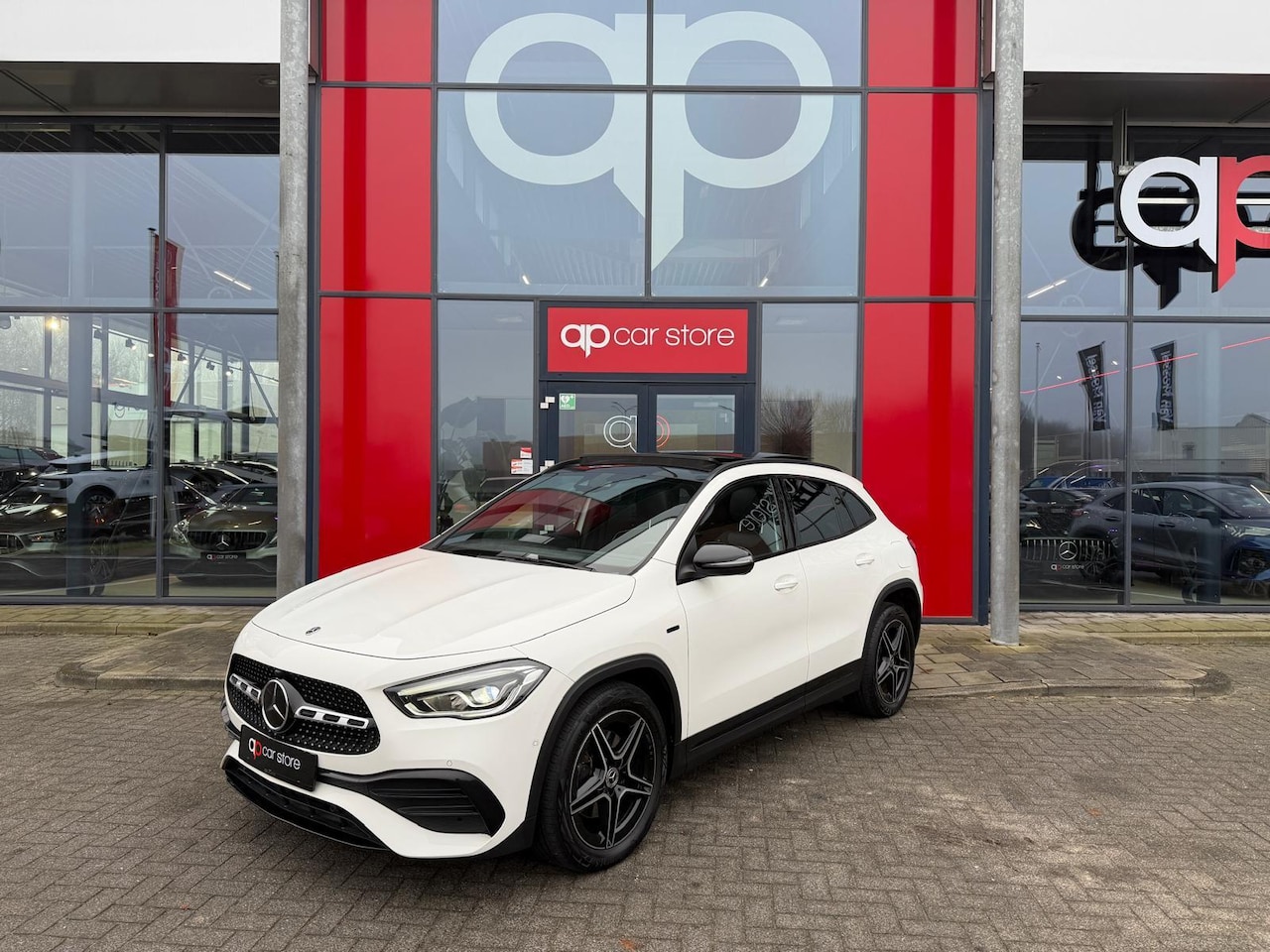 Mercedes-Benz GLA-Klasse - 250 e AMG Night Panorama - AutoWereld.nl