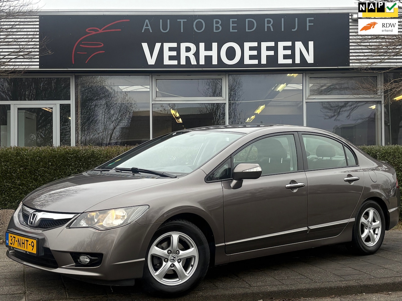 Honda Civic - 1.3 Hybrid Elegance - AUTOMAAT - STOEL VERW - CRUISE / CLIMATE CONTR - APK TOT 2027 ! - AutoWereld.nl