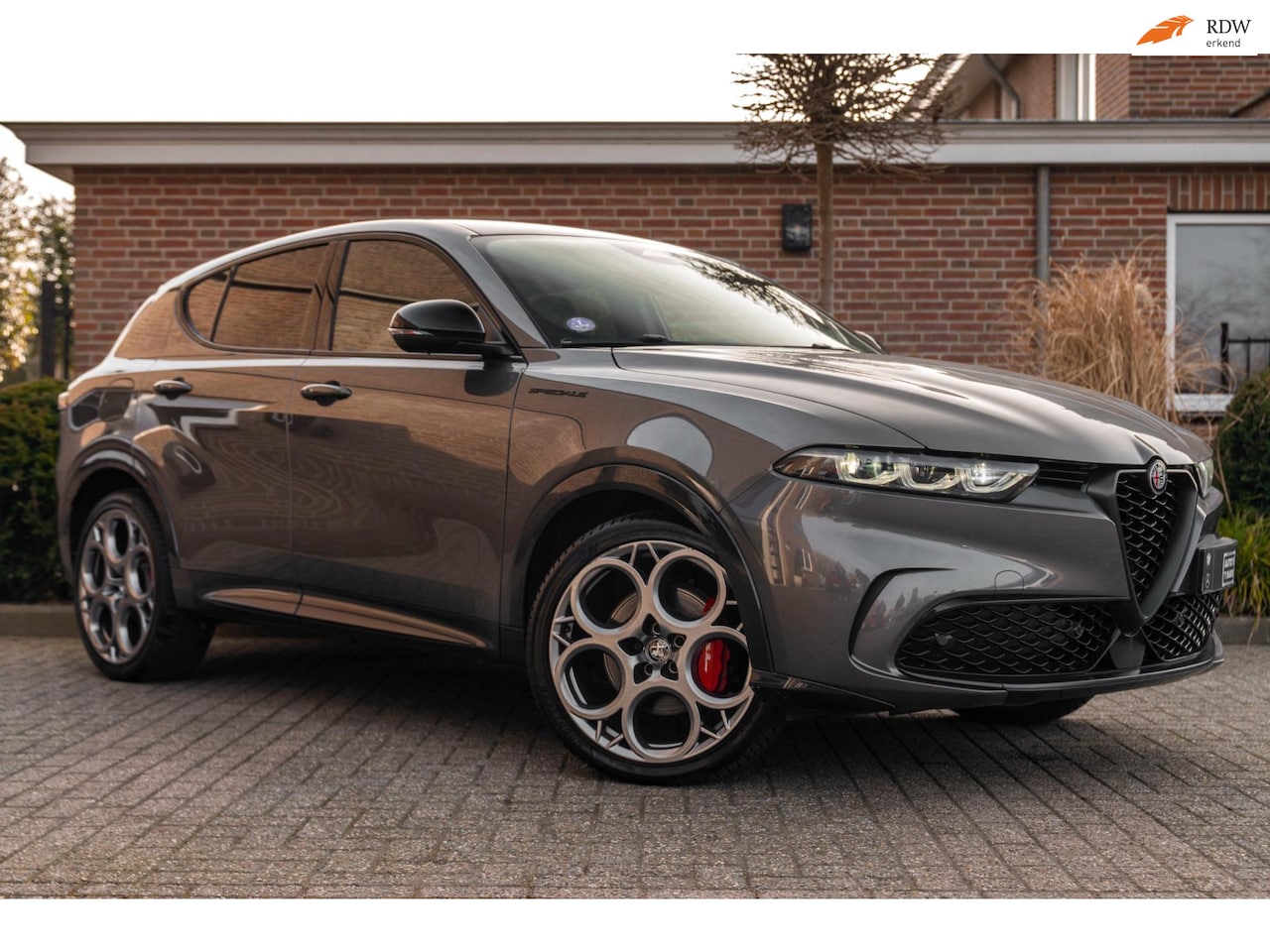 Alfa Romeo Tonale - 1.5T Hybrid Edizione Speciale 131 PK Aut. Keyless Matrix LED Camera Sfeerverl. 20'' - AutoWereld.nl