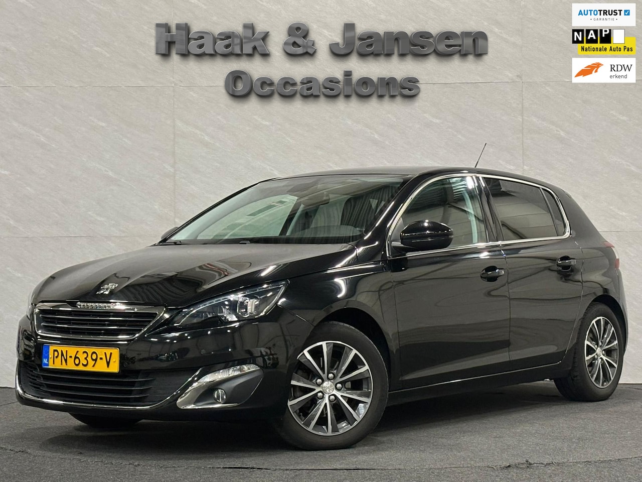 Peugeot 308 - 1.2 PureTech Allure - Achteruitrijcamera - Panoramadak - Cruise - AutoWereld.nl