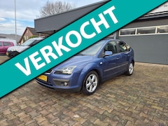 Ford Focus - 1.6-16V Futura NIEUWE APK AIRCO