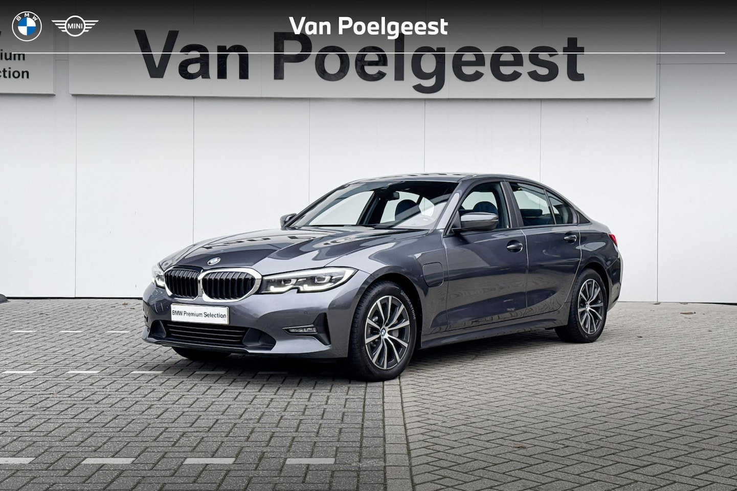 BMW 3-serie - Sedan 330e Individual Edition Nappa leder interieur - AutoWereld.nl