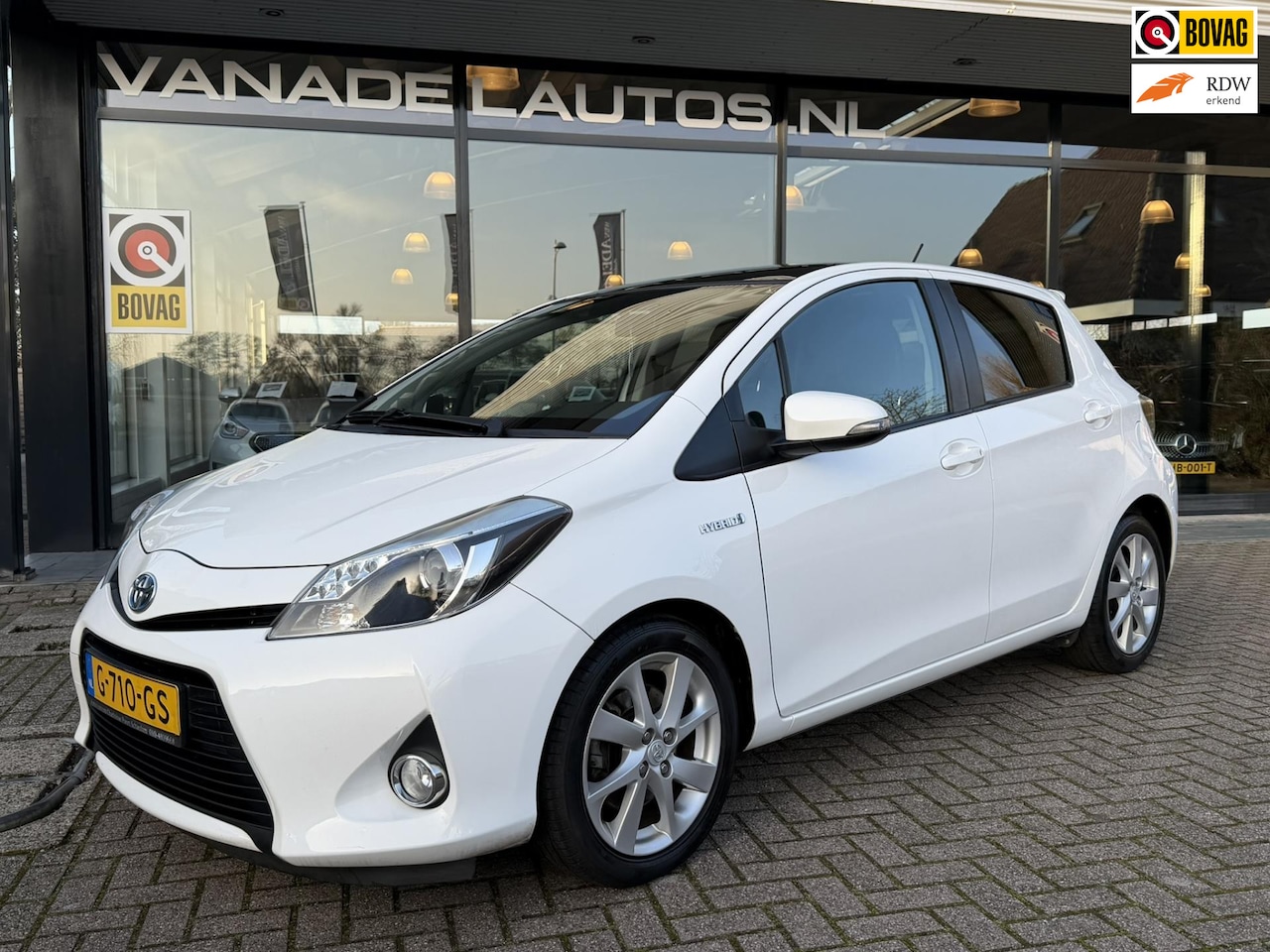 Toyota Yaris - 1.5 Full Hybrid Dynamic Aut. Pano Camera Navi Clima Nette Staat! - AutoWereld.nl
