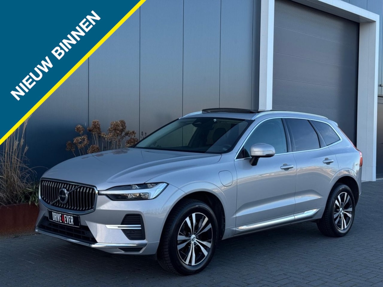 Volvo XC60 - 2.0 T6 AWD Inscript. FULL PANO NAVI CLIMATE SPORTVELGEN - AutoWereld.nl