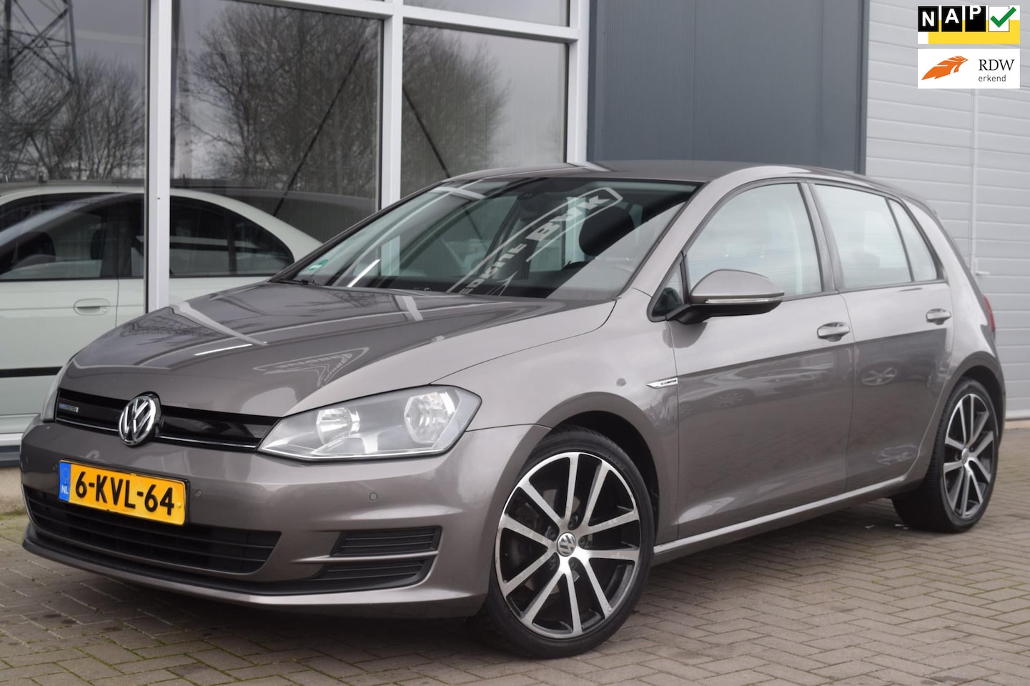 Volkswagen Golf - 1.6 TDI Comfortline BlueMotion | Clima | PDC | APK 2-2027 ! - AutoWereld.nl