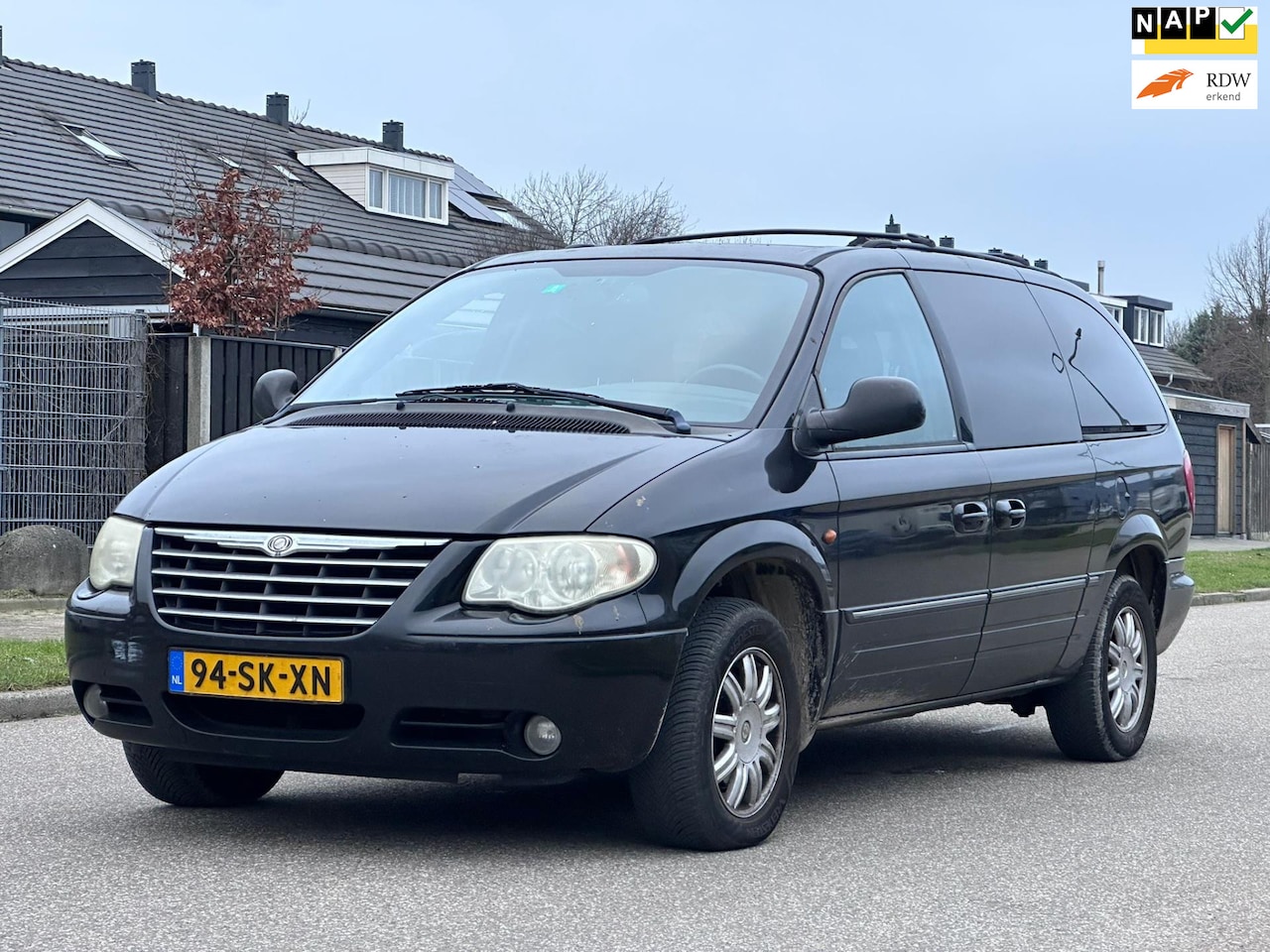 Chrysler Grand Voyager - 3.3i V6 Limited Automaat*7 Persoons*Stoelverwarming*Airco*NAP*LM velgen* - AutoWereld.nl