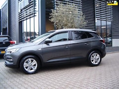 Opel Grandland X - 1.2 Turbo Business +