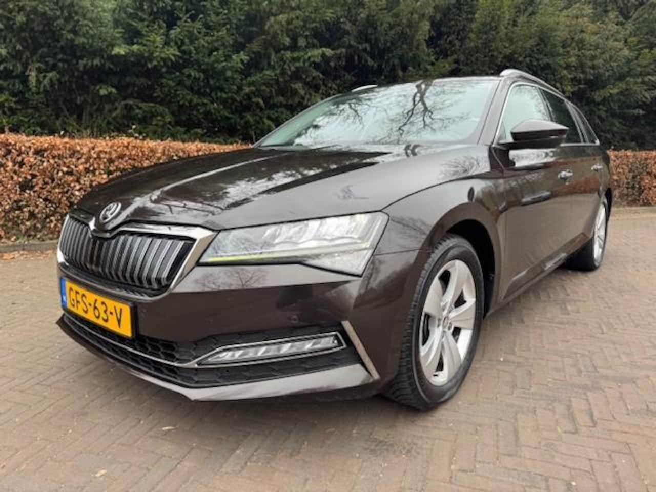 Skoda Superb Combi - 1.4TSI Iv Business Edition Plus/VIRTDASH/NAVIGATIE/MATRIX LED - AutoWereld.nl