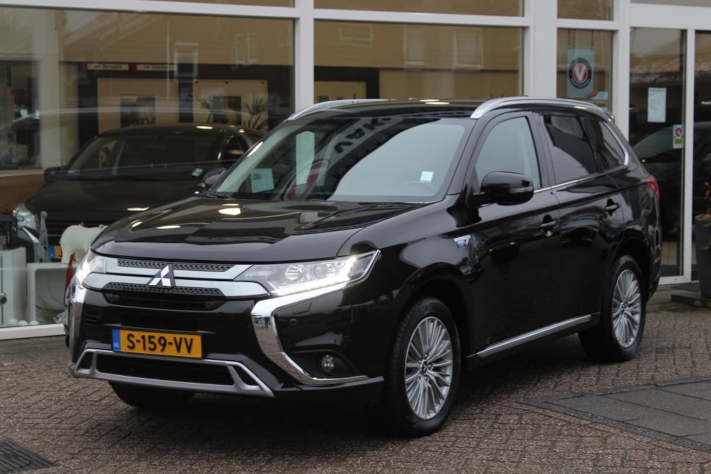 Mitsubishi Outlander - 2.4 PHEV Pure 2.4 PHEV PURE+ - AutoWereld.nl