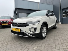 Volkswagen T-Roc - 1.5 TSi Automaat 150 PK Navi. Camera stoelverw