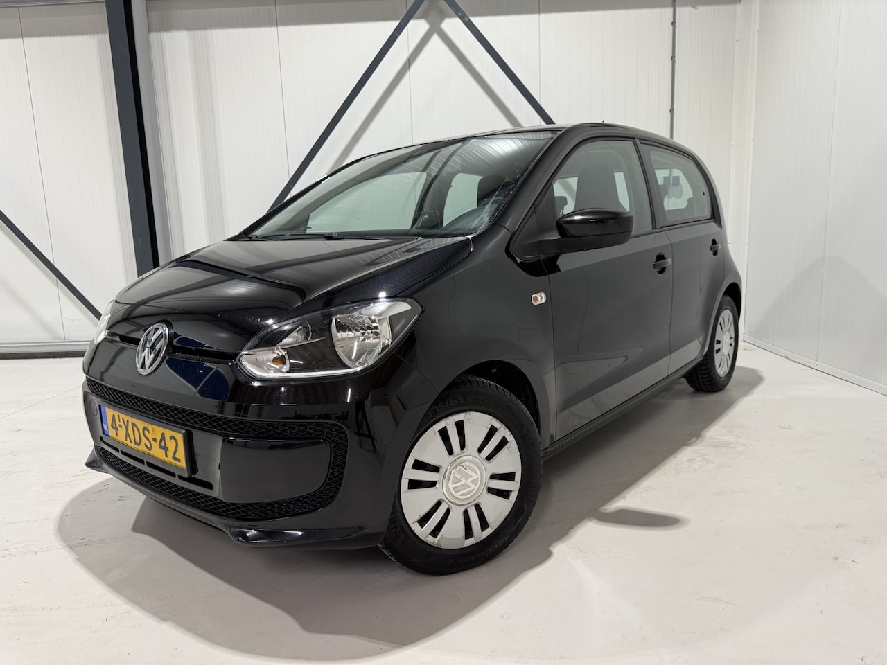 Volkswagen Up! - 1.0 move up! BlueMotion.5 drs! Airco,navi. Zeer nette auto !Riem vervangen ! - AutoWereld.nl