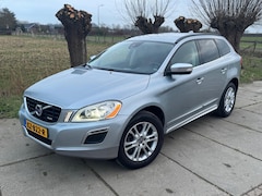 Volvo XC60 - 2.4D AWD R-Design 163PK AUTOMAAT/LEDER/CLIMA/CRUISE/PDC/TREKHAAK
