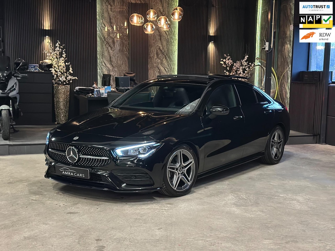 Mercedes-Benz CLA-Klasse - 180 AMG|PANO|SFEER|BOMVOL! - AutoWereld.nl