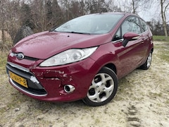 Ford Fiesta - 1.25 Limited..Een ree tegen de bumper