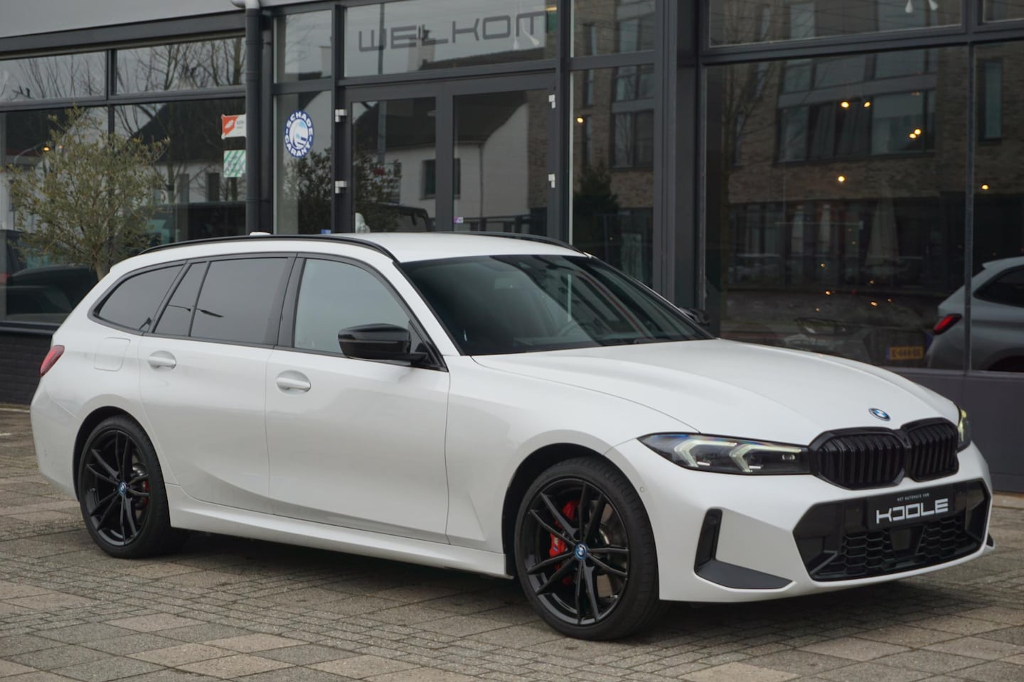 BMW 3-serie Touring - 330e | M Sportpakket Pro | H&K | Trekhaak - AutoWereld.nl