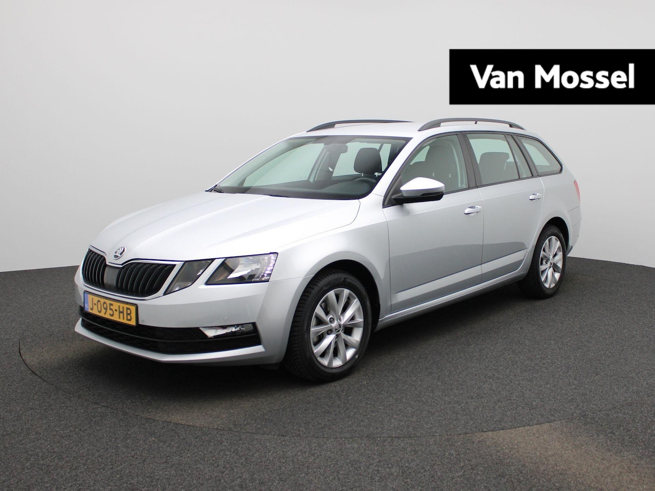 Skoda Octavia Combi - 1.5 TSI Greentech Business Edition | Automaat | Climate control | Navigatie | LMV | Parkee - AutoWereld.nl