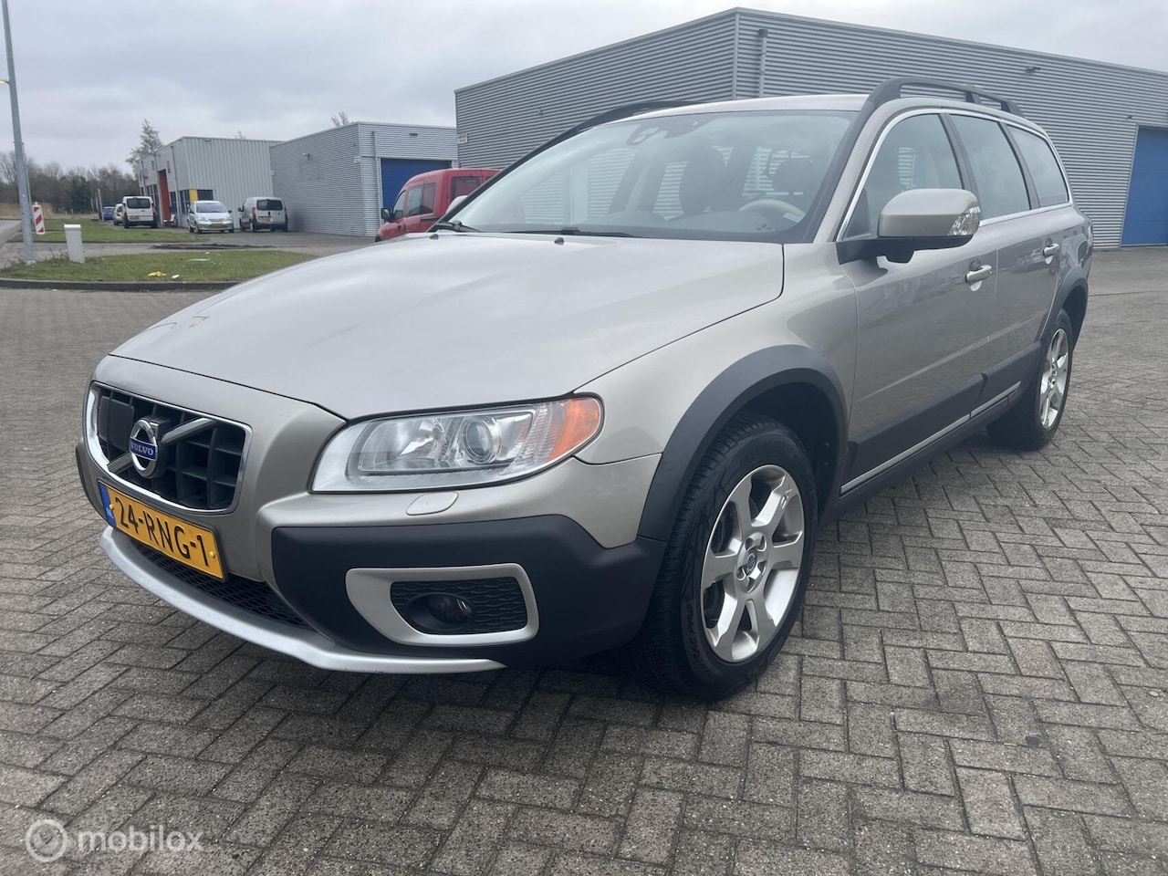 Volvo XC70 - 2.4 D5 | Adaptive | Dealer onderhouden | Leder | - AutoWereld.nl