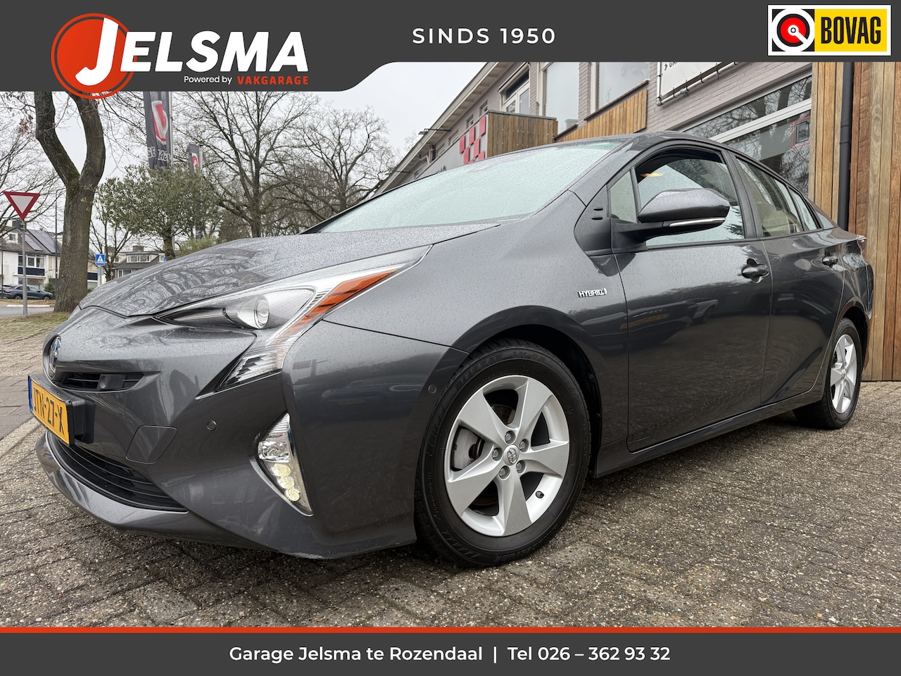 Toyota Prius - 1.8 Hybrid Dynamic, Clima | Camera | JBL - AutoWereld.nl