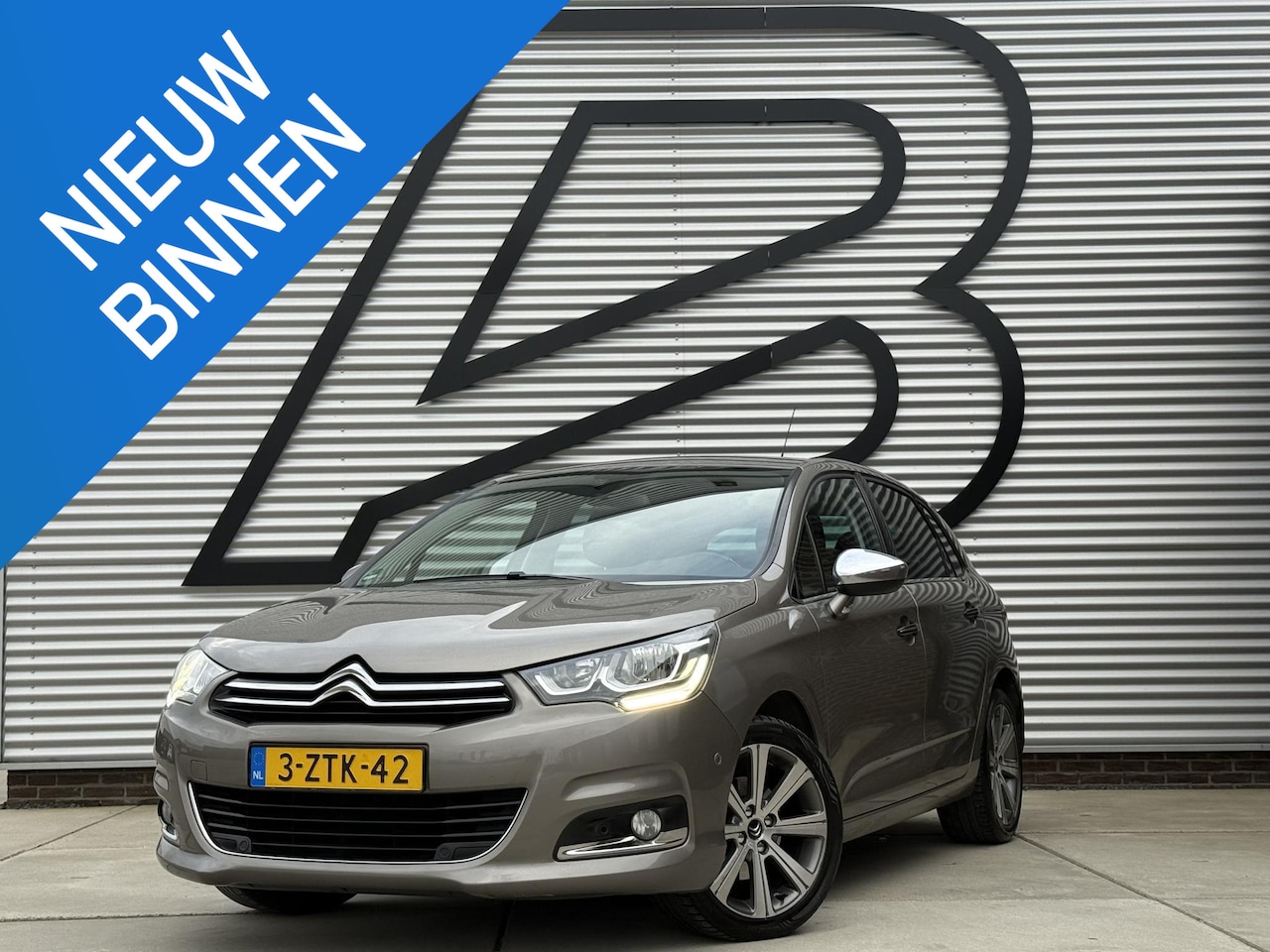 Citroën C4 - 1.2 PureTech Feel Collection 2e Eigenaar,Navi,Clima,Cruise,PDC V+A,Trekhaak,N.A.P,APK tot - AutoWereld.nl