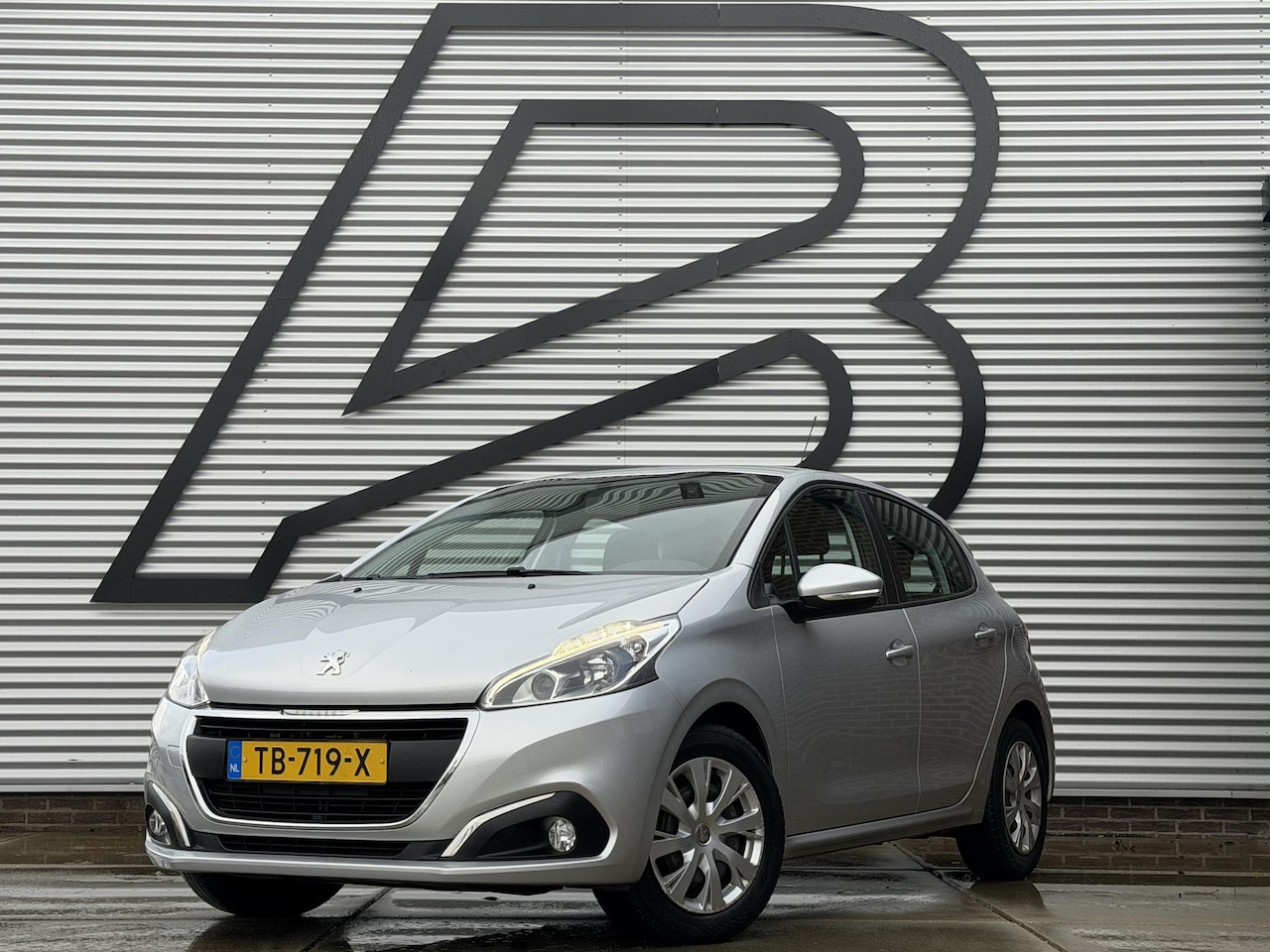 Peugeot 208 - 1.2 PureTech Blue Lion Navi,Airco,Cruise,PDC,Distributie riem v.v. in 2025,Apple Carplay,W - AutoWereld.nl