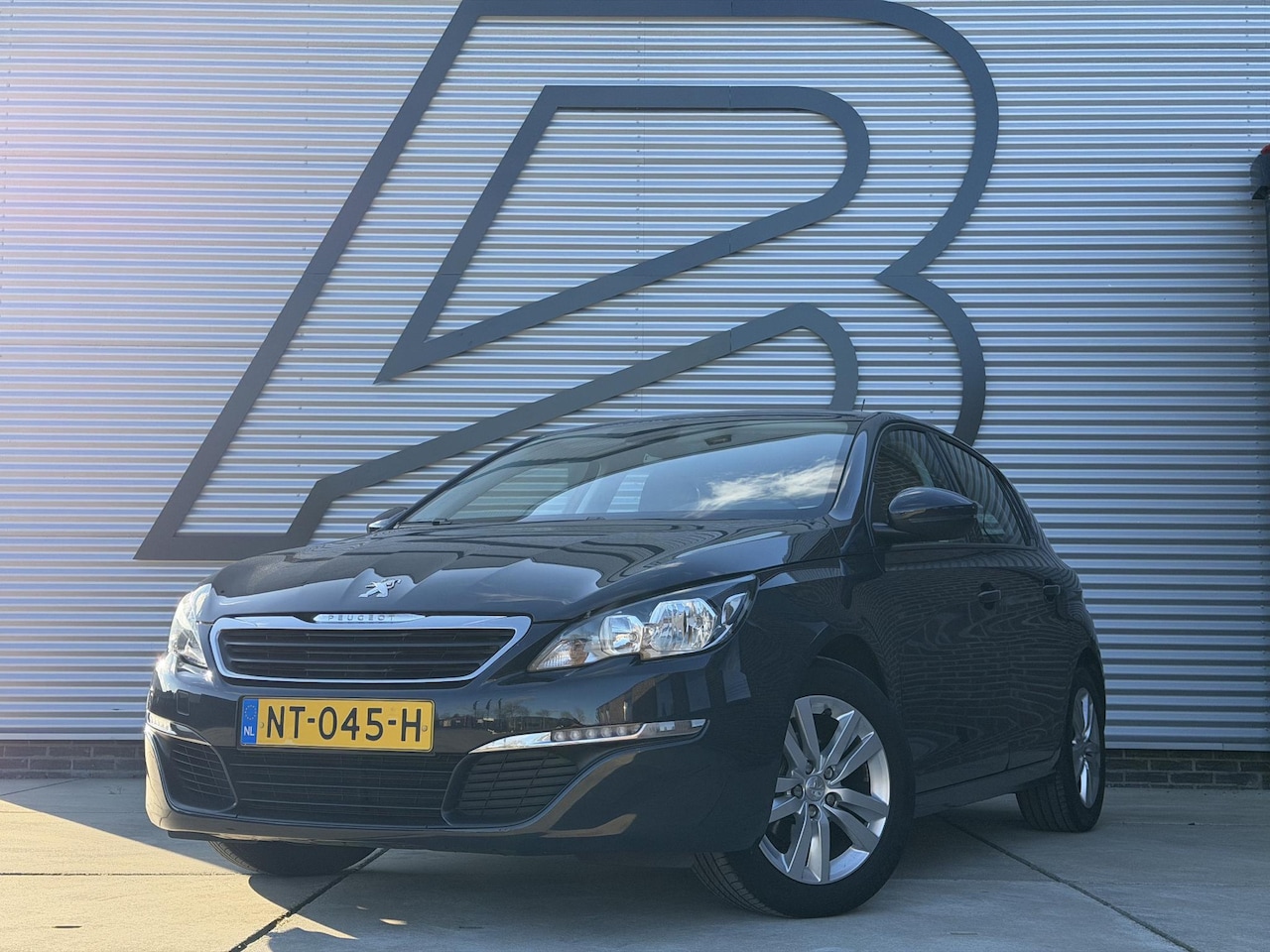 Peugeot 308 - 1.2 PureTech Active 1e Eigenaar,Navi,Clima,Cruise,PDC,Dealer Onderhouden,N.A.P,APK tot 04- - AutoWereld.nl