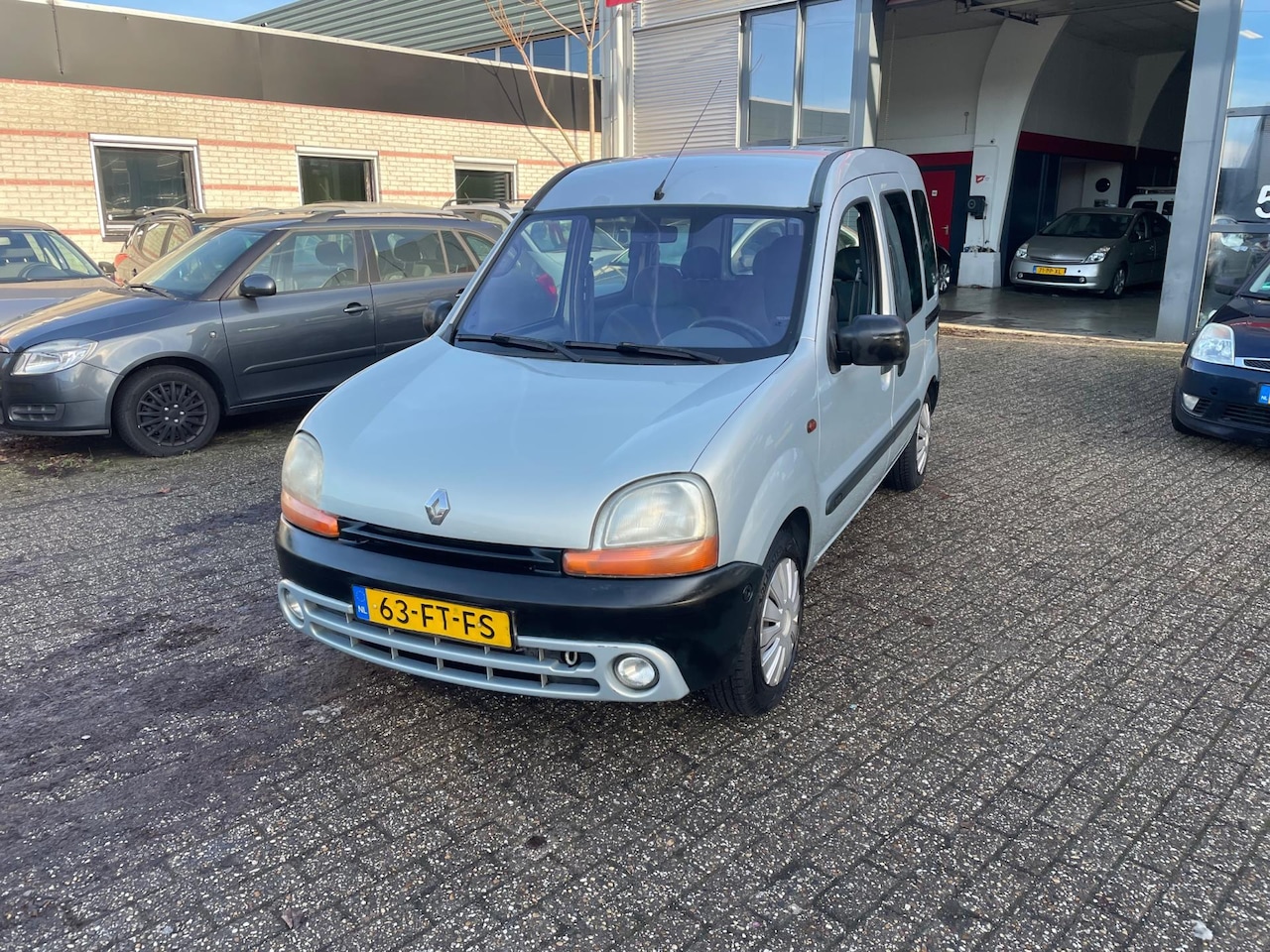 Renault Kangoo - 1.4 RXE automaat 84000 km - AutoWereld.nl