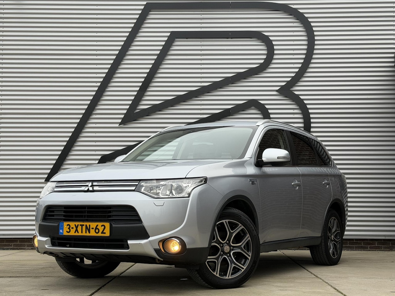 Mitsubishi Outlander - 2.0 PHEV Executive Edition X-Line 1e Eigenaar,Navi,Camera,Cruise,Clima,N.A.P,APK tot 10-20 - AutoWereld.nl