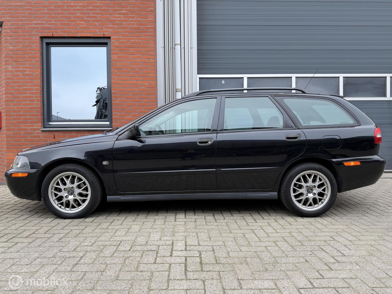 Volvo V40 - 2.0 Europa Nordic - 1e eig - nw. nokkenas tandwiel - AutoWereld.nl